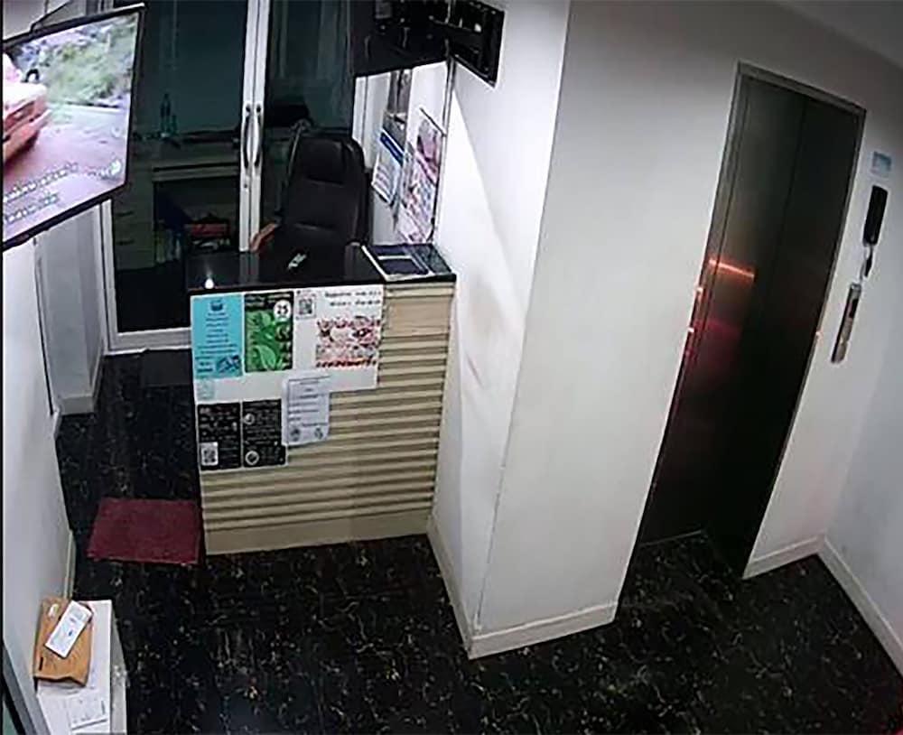 Apartamento Baan Mek Mok Bangkok Exterior foto